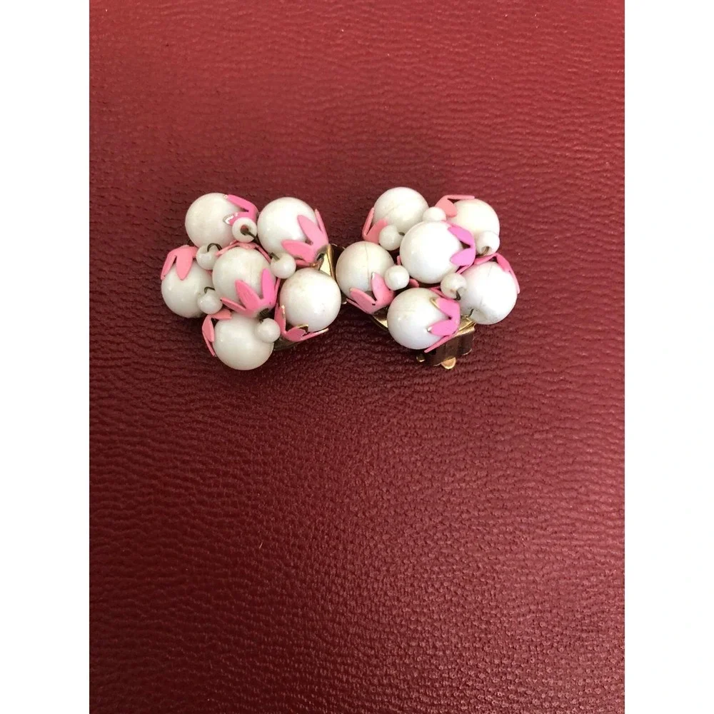 Vintage‎ 1950's Mid Century Art Beaded Faux Pearl Cluster Clip on Earrings
